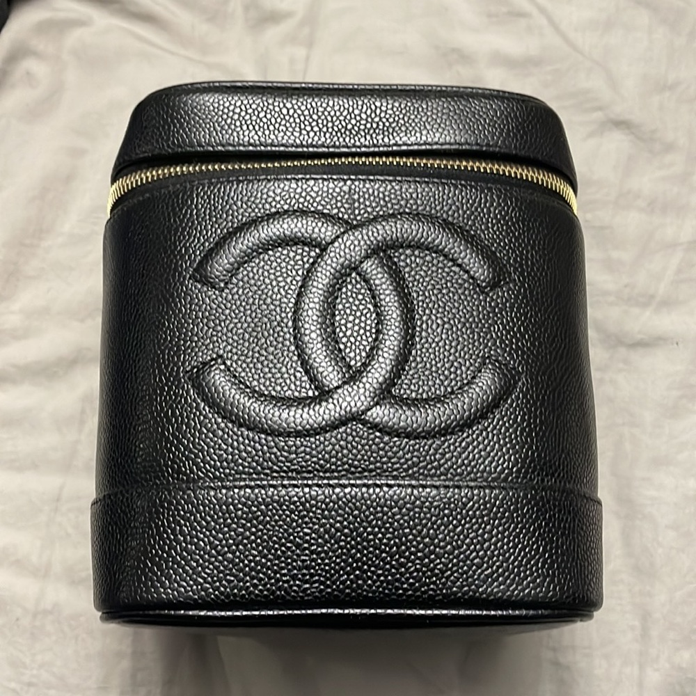 CHANEL Vanity accessories bag - Picture 6 of 9